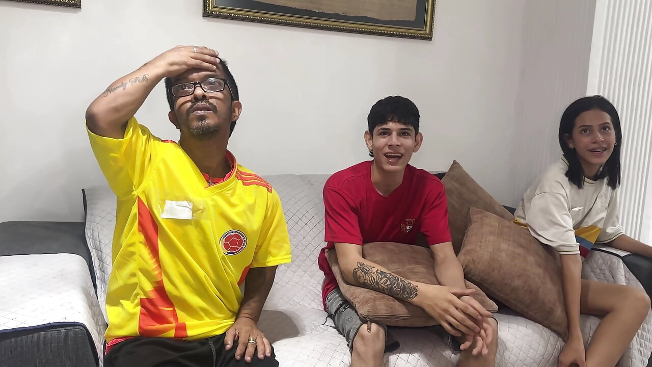 Sahabatku menangis saat aku ngentot istrinya habis-habisan setelah kalah taruhan dari kolombia - pertandingan portugal