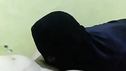 Jilat memek bibi saat rumah sepi