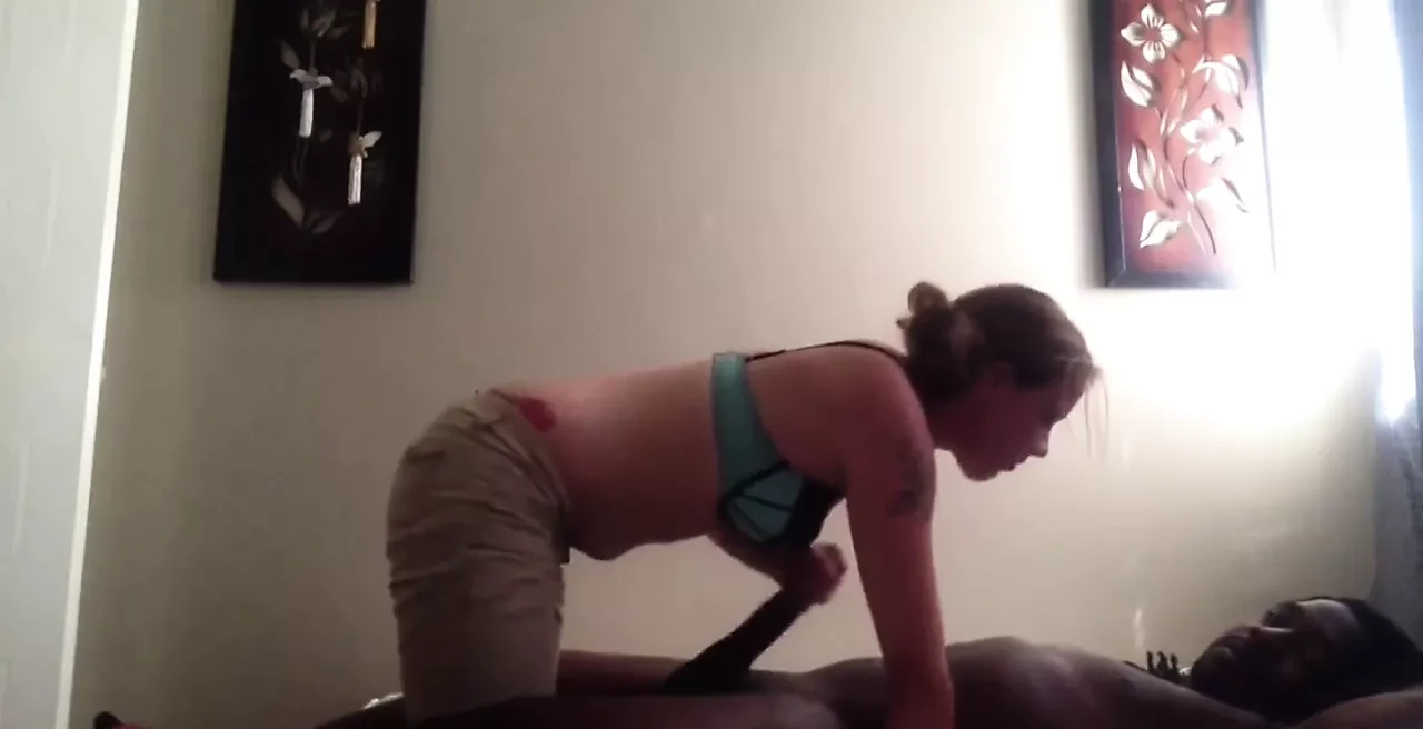 Vợ quay lén mình đang giao phối với người tình vì chồng