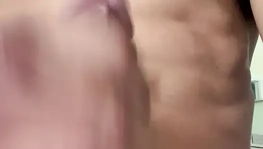 Soyunuyor bakış açısı yumuşak ve sert yakın çekim boşalma kalın döl