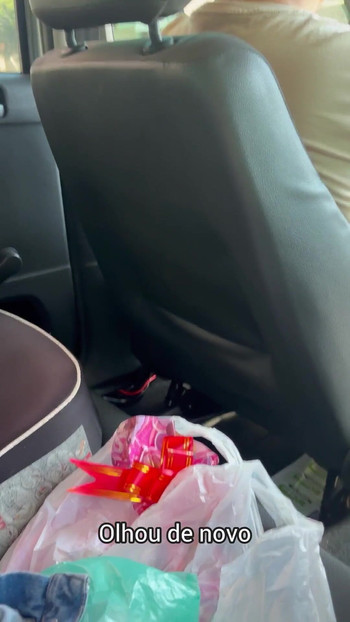 Zadirkivanje nepoznatog vozača skidanjem odjeće | Isječak 1