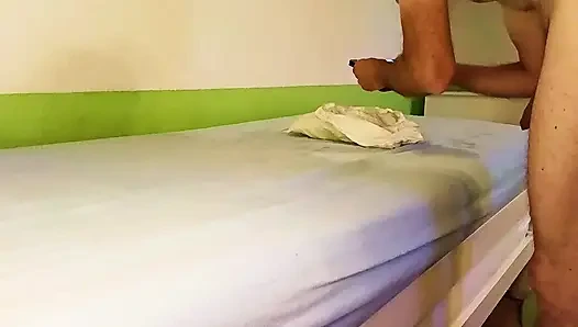 Üvey kız kardeş külotla mastürbasyon