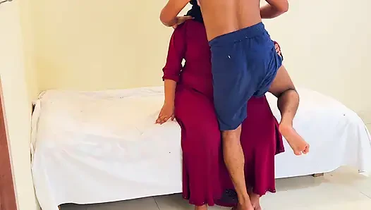 Suudi Arabistan'da güzel bir teyzeyi sikiyor - çoklu boşalma