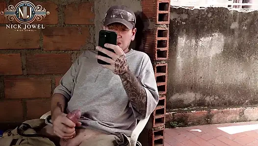 Şef Ambar Prada bir duvarcı ile yatıyor