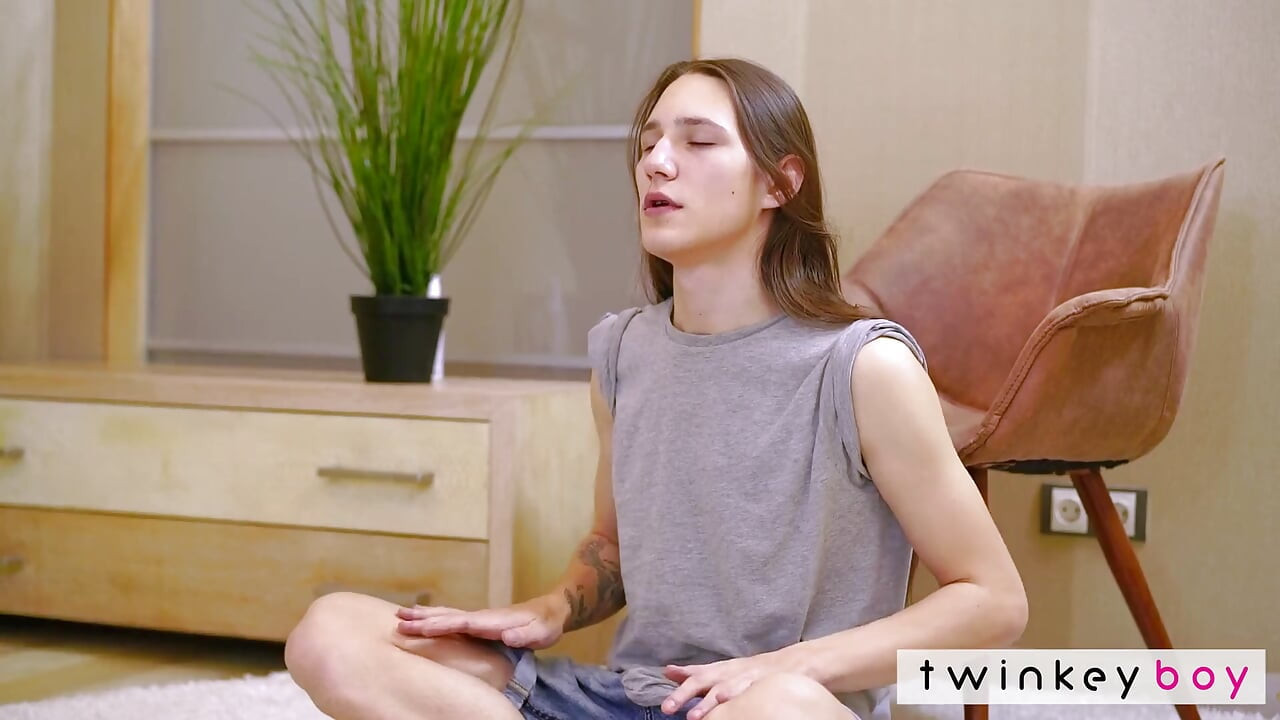 Twink Boy Dennis Showing off