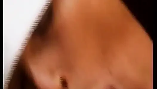 Doğal saçlı Alman orta yaşlı seksi kadın ffm fetişi üçlü grup sekste sikiliyor