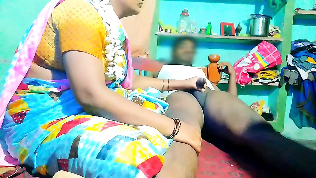 Une tatie desi tamoule se fait baiser dans la chambre