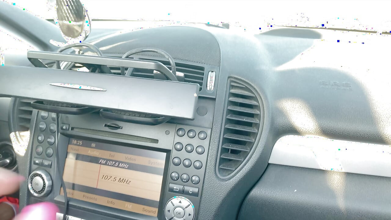 Futai anal rapid amator și ejaculare înăuntru în drum spre casă - Mia Bandini