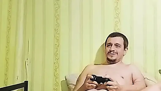 Üvey kız kardeşin meydan okuması oyunun ilk seviyesini geçti