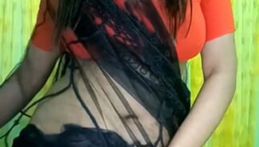 Indiana menina massageia seus peitos grandes em transmissão ao vivo
