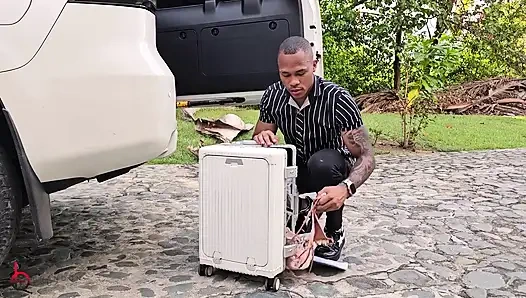 Мой босс не знает, что когда его нет рядом, я трахаю его жену - Brandon Cruz и Mariana Martix