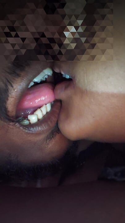 Girlfriend ne boyfriend ke sath mms banai boyfriend ke undar tak liya larki ne