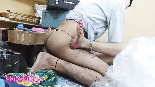 Hizmetçi temizlik odam onu desi seks videosunu parmaklayarak mastürbasyon yaparken yakaladım Hintçe edepsizce konuşuyor tam video