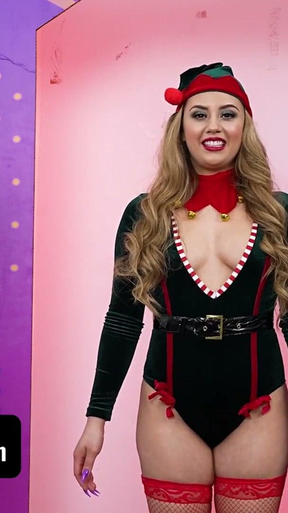 O Sexbot da TeamSkeet é o Melhor Presente de Natal de Todos os Tempos - Freaky Fembots | Clipe 2