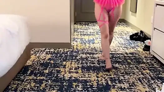 Si semok penelope kay lagi asik nyepong dan ngentot kontol sambil terlihat menggemaskan