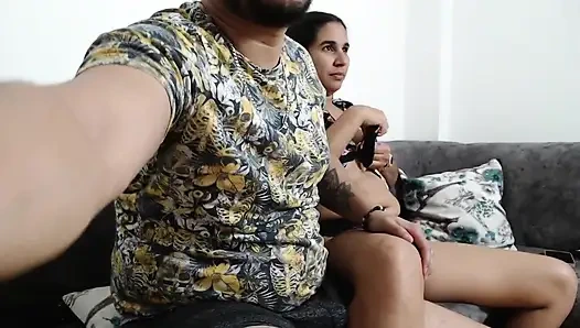 Teman cantik ingin menyetubuhiku