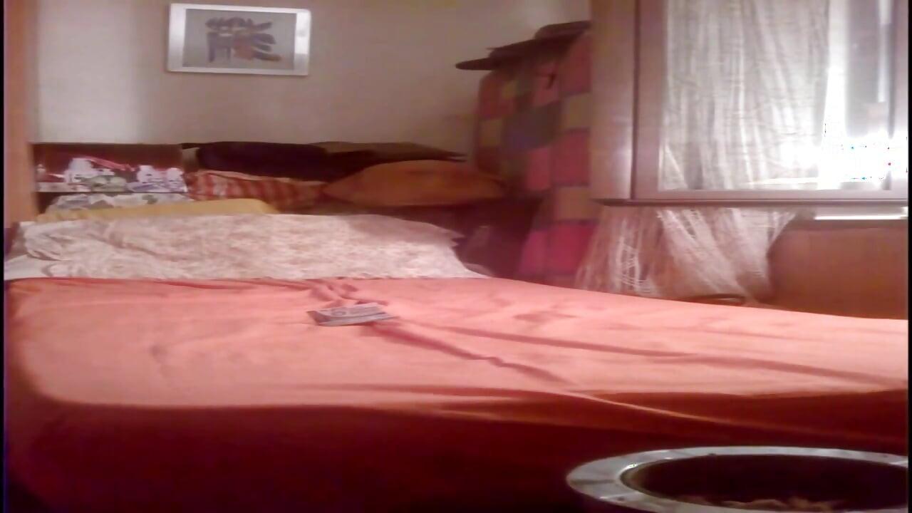 전기 음악에서 창녀와 섹스하는 세비데오