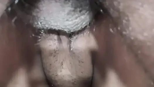 Arsch-muschi ficken, muschi lutschen, brüste lutschen, milch aus der brust lutschen und auf dem schwanz im doggystyle sitzen und direkt auf Hindi-audio liegend