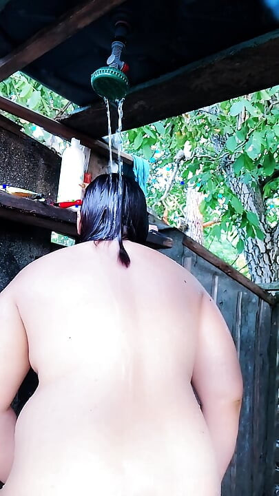 Outdoor Shower Blowjob Big Tits POV