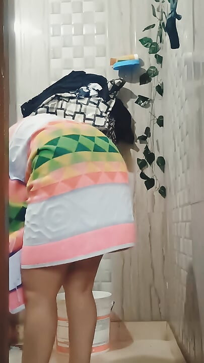 Stepsister Shower Surprise Woman Shows Her Body