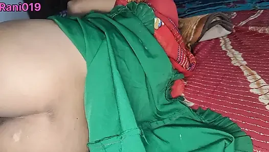 Indian desi hauswaif Rani bhabhi ki chudayi devar ne bhabhi ko ghodi bana ke choda