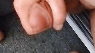 Atuk melancap pinggir dan pancut