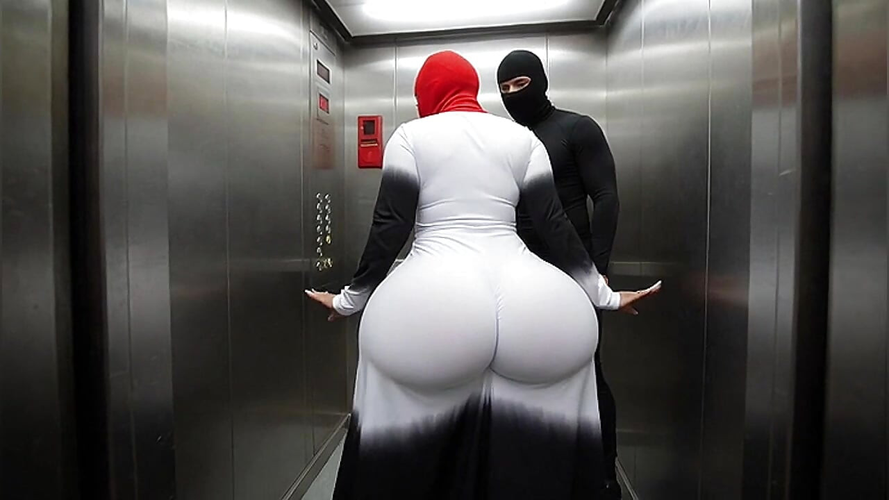 Big Ass Neighbor Twerking for Me in the Elevator