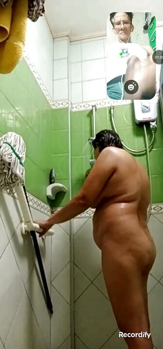 Buổi sáng vui vẻ với đít