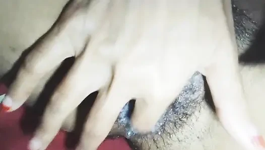 Video mesumku.  Video viral gadis hot desa Bangladesh lagi sendirian di desanya.