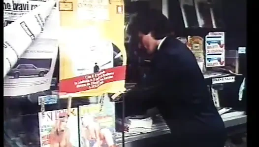 Блондинка-бомба Fantastica Moana Сосет И Дико Скачет На Члене