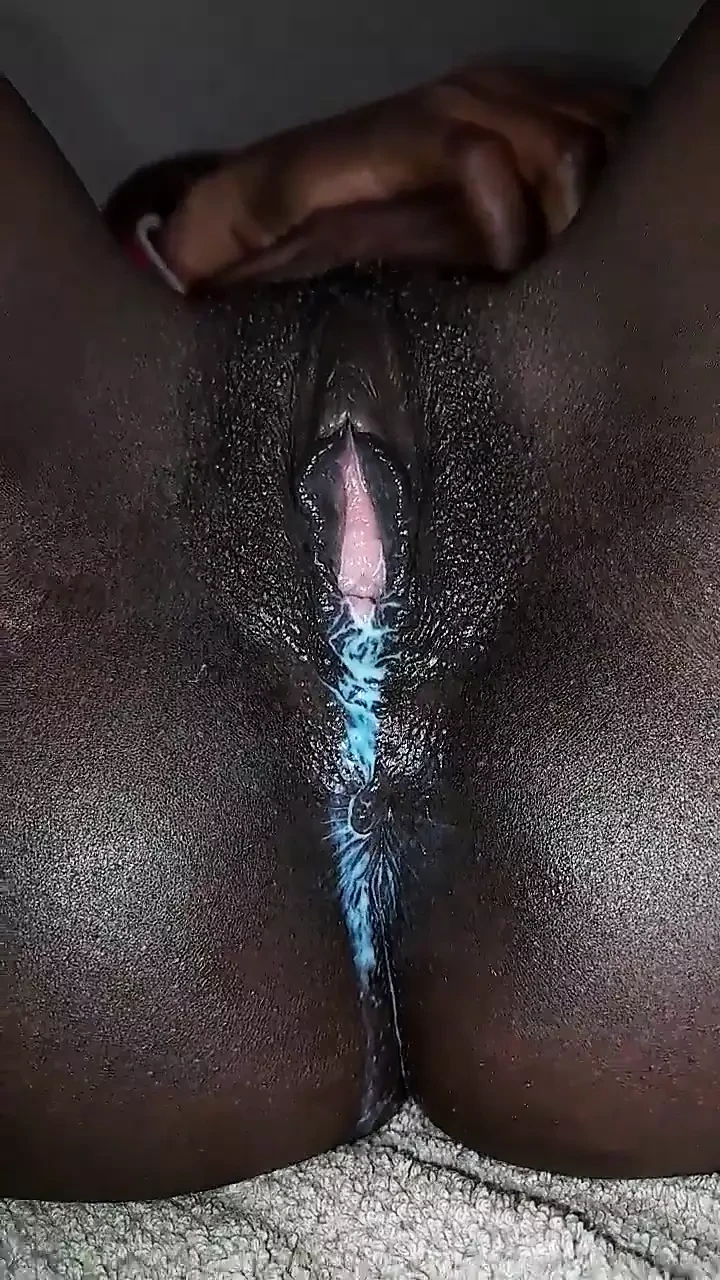 Έβενος σε κοντινό πλάνο Creampie
