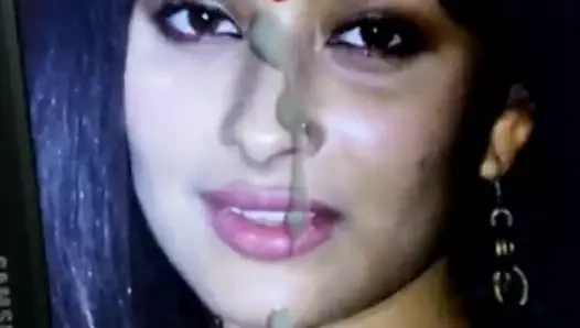 madhurima'nın seksi sıcak yüzüne boşaldı