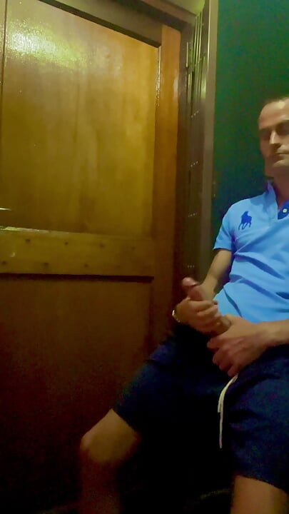 Καυλιάρης σαν γαμήσι