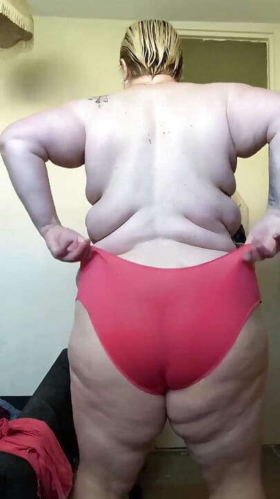 Bbwbootyful creaming body after shower