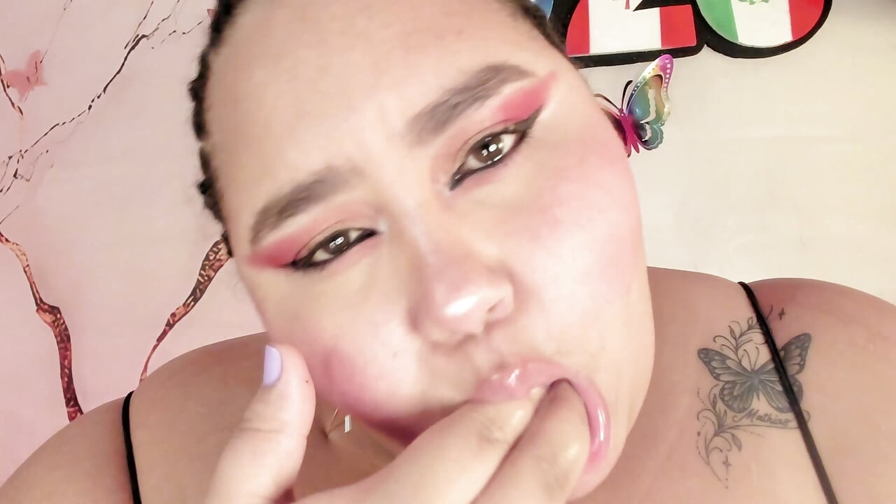 BBW vs Dildo XL: Chubby drools and chokes trying to swallow it whole
