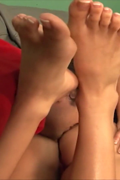 Panty and foot fetish scene from the brunette Latina milf