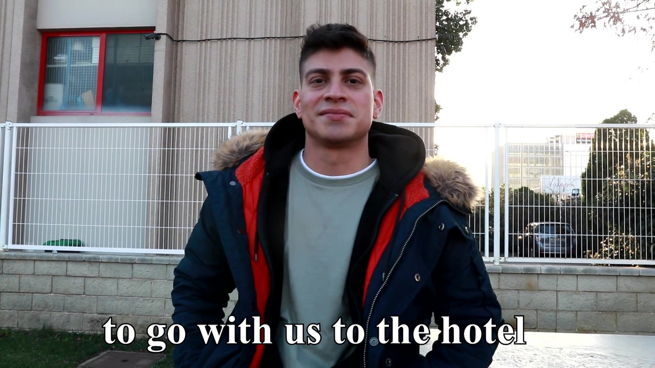 Annie在街上被抓