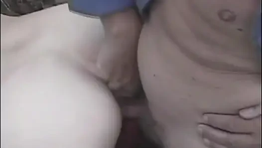Älteres paar behaarte muschi ficken in dogging-position