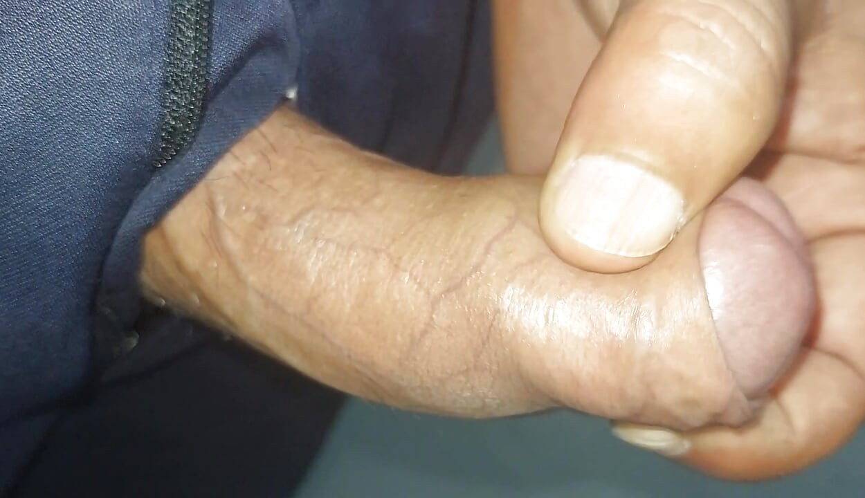 Mon beau-père et ma belle-mère m'ont branlé pour mon anniversaire