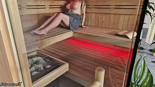 Public sauna: Alone with a very horny stranger girl who makes me cum with her big ass