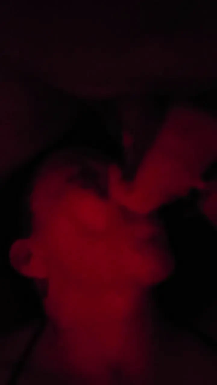 Jebi me u grlo dušo