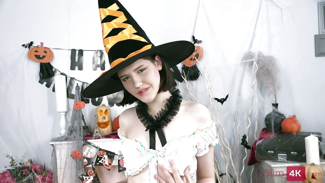 Margo Von Teese & Skye Young Compilație Halloween