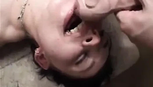 Amateur girlfriend takes huge loads of cum on her face