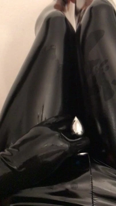 Who want my anal plug? :)