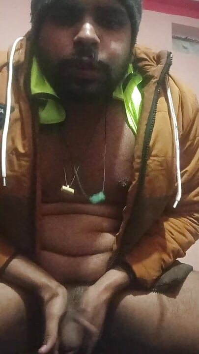 Daily masturbate series - Today I masterbating on my bed at home alone at watching hotty girl fucking hard video