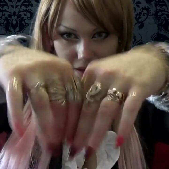Smoking 4 cigarettes at the same time in all my golden jewelry JOI