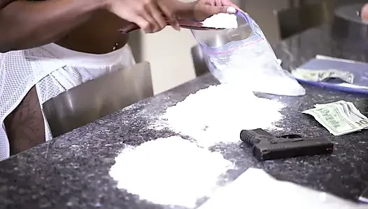 Vahşi zenci göt sikişi ve çılgın üçlü grup seks çılgınlığı