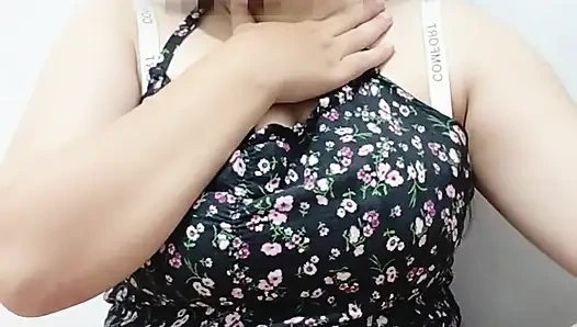 Gadis kenari yang cantik seksi dan menggoda