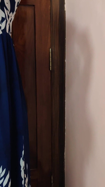 "Azgın ateşli evli kadın ve üvey erkek kardeşinin bir ilişkisi var"dan unutulmaz bir an.