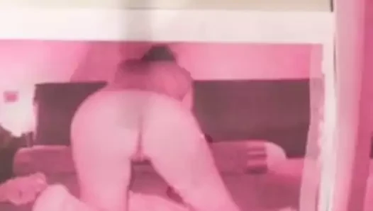 Arkadaşım karımı boşaltıyor